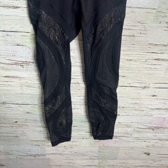 Lululemon black fast & free high rise leggings size 4 - Picture 2 of 9